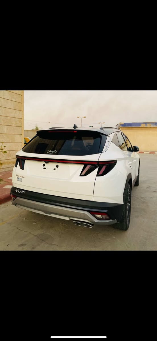 سلام عليكم /***********
السعر 233 وبيهه مجال 
توسان توكلر 2025 كفاله عامه
ماشي20 الف كليو متر بسمي رقم بغداد 
العنوان كربلاء
