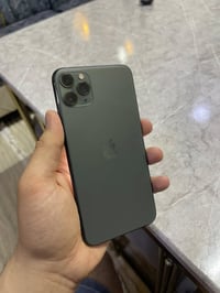 ايفون 11 برو ماكس   ذاكرة 256  مبدل بي بطارية قدرتها 76  ومبدل بي شاشة...