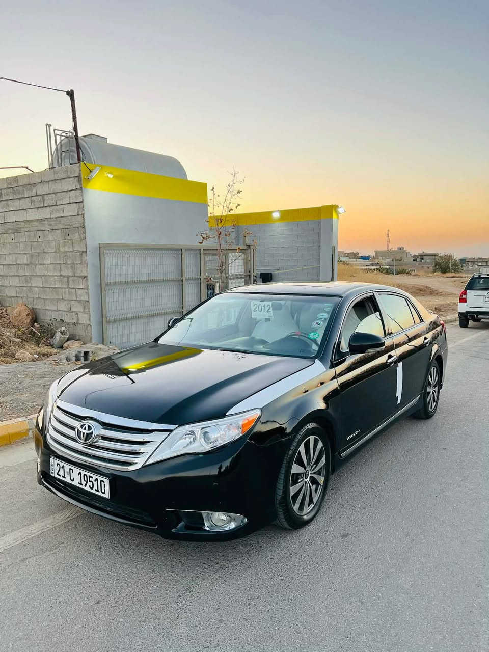 تويتا ئه فه لون ٢٠١١ امريكي فول فول به سمه سلايت په رده كوشن جلد كوشن خه زن كوشن ساردو گه رم  به شه رتي گيرو مه كينه ي  نه كراوه ته وه سه وتي ديجيتالي نيه ره قه موو سه نه وي تا ٢٠٣٠ به ناوي خؤمانه وه يه چركه ي تيا نيه مالي دؤسته سه ياره كه ٣-٤ پارچه ي بؤياخ نيه من به كامل بوياخ ده ي فروشم سه ياره كه ده عمي قورسي نيه ناو ده رگاي بؤياخ نيه پئ شي قرچئكي كه مي هه يه دواي هـيچي پيوه تيه سەیارەکە هە یکەلی زؤر جوانە سعري ١٢٥ گه لاو مه جاليكي برايانه (***********)(***********) حلبجة, السليمانية
