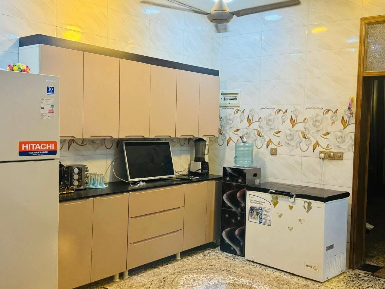 بيت للبيع الزعفرانية بالزهور كاع بيت الطيب طابقين الأرضي غرفة نوم واستقبال وصاله وحمام
والطابق الثاني غرفتين نوم وصاله وحمام  السعر ١٢٥ مليون. وبي مجال للشراي


**إذا كنت صاحب هذا الإعلان وتريد حذفه لأي سبب، رجاءا أرسل رسالة إلى الدعم الفني**