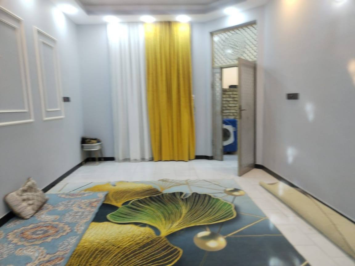 بيت طابو زراعي للبيع مساحة ٢٥٥متر بناء طابوق مسلح سنة البناء ٢٠٢٣ يتكون من غرفة ومطبخ
وصالة وبراني وحمامات داخلية وخارجية وطارمة كبيرة وحديقة 
الموقع سيد جابر قبل الجسر شارع الرسول 
الاستفسار الاتصال على الرقم ***********
