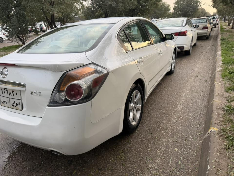 ئالتيما موديل 2008خلجي فول فوله به س سلايت نيه كيرو مه كينه به شه رت به س بونيدي بوياخه سي به له و بجوك سونه رم داناوه نرخي 94مه جال كه لار ***********
