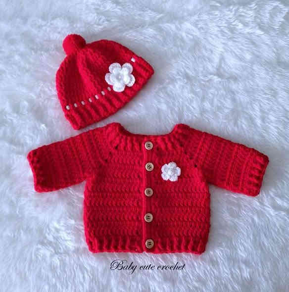 سلام عليكم بنات اني اشغل حياكه شغل يدوي حسب الطلب الالون والحجم لطلب مراسله خاص او على الرقم *********** واتساب وهاي الفتره اكو عرض على كل قطعه 🥺❤️
