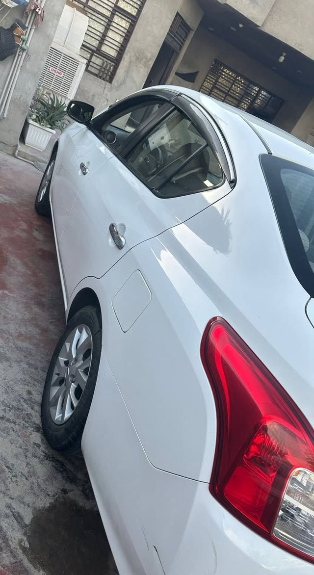 السلام عليكم
نيسان سني للبيع
موديل 2024 رقم بغداد بسمي 
سياره مكفوله عده شخوط بلدعاميه وشخط بلباب بصيط الباقي كير مكينه كشر مكفول من كل شيء 
ماشيه 90 الف 
مكان السياره بغداد الشعله السعر 127 للتواصل ***********
