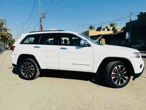 جيب موديل 2016 خليجي رقم بغداد 
المواصفات 
كشنات جلد 
كشنات كهرباء 
ويل ٢٠ 
بصمه تشغيل وابواب 
حساسات امامي خلفي 
شاشه جبيره 
كامره 
شفتات
مكينه 3600
داخل عسلي 
فتحه
مري شفط
فور ويل 
رادار 
السياره ماشيه 102 تخم تاير جديد سياره جديده كلش صور السونار مرفقه مع الصور 
وصار بيه طخه باب السايق 
مكاني بغداد الحريه 
السعر 230 وبيه مجال 
***********
