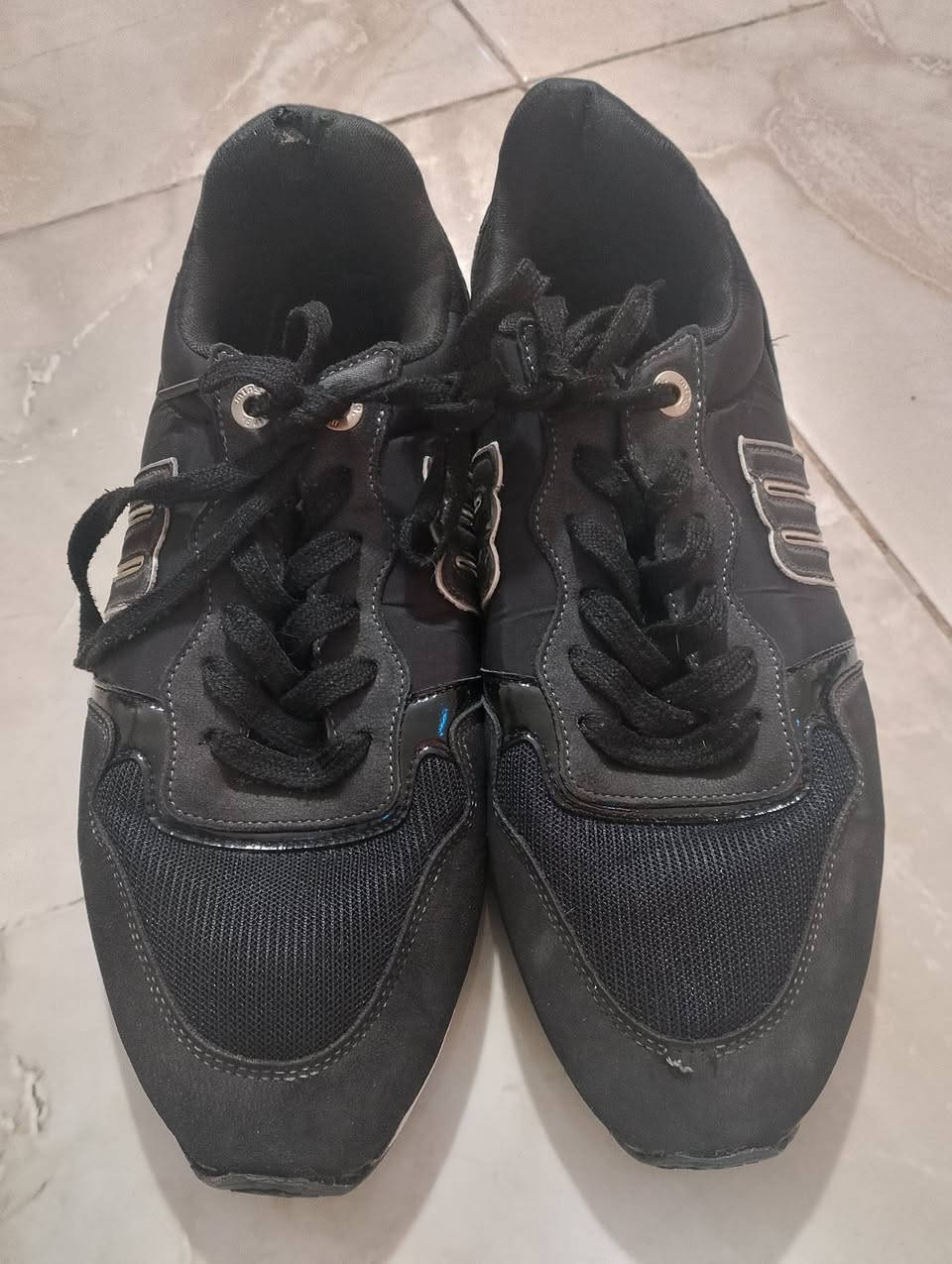 متوفر 13 حذاء (كابة) 
مستعمل وفي حالة جيدة 
التوصيل متوفر لجميع ةلولايات


**إذا كنت صاحب هذا الإعلان وتريد حذفه لأي سبب، رجاءا أرسل رسالة إلى الدعم الفني**