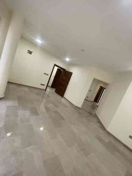 شقه 152 متر مربع للبيع نقدا
واقع حال 130 م
مجمع ابن فرناس في التاجيات مقابل معهد النفط العربي قرب جسر المثنى
بناية B1 طابق خامس تفاصيلهة ( صالة كبيرة ، هول مفتوح على المطبخ ، غرفتين نوم ، حمامات عدد 2 ، منور ، بالكونة )
البنايه جاهزه ومسكونه ومتوفر كل الخدمات ( سكيورتي وماء وكهرباء ومدارس ومصاعد وساحات ومول قيد الانشاء ونادي ترفيهي ،…)
سعرها بالشركه 158500000
ابيع نقد 152 مليون الشقة مسددة بالكامل وجاهزة والاستلام مباشر
مجهزة بكاونترات مطبخ مع طباخ مع مفرغة هواء مع مغسله مع سخان مع اجهزة تبريد عدد 2  
اللي يحب يتصل مباشر 
***********
ابو مصطفى
