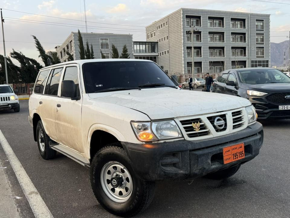 سەرەتا سلاو لە هەموو هاورییان  
نیسان پاترۆل مۆدیل ٢٠٠١ کوێر
سەیارەکەبئ رەقەمە   بەشەرتی مالی مەدەنی  
سئ چوار پارچەی سبوغ نیە   من سەقڤوحیزام بە شەرت ئەدەم
دوحموولیدراو بە شەرت  
چوارتایەو  ویلی  لۆکی لەژیرە 
سەیارەکە کامل توند کراوەتەوە 
لەقوەتی خۆی بئ زارە
گێرومەکینەو ئەکسلوودەبل ئەکسل بە شەرت 
کلاجوحەینەی لۆکی لەژێرە 
نمونەیە لە جوانی سەیارەکە 
بۆمەسروڤ مەگەرئ 
تکایە ئەگەر موشتەری نیت نامە مە نیرە 
شوین   رانیە 
***********/wats app
