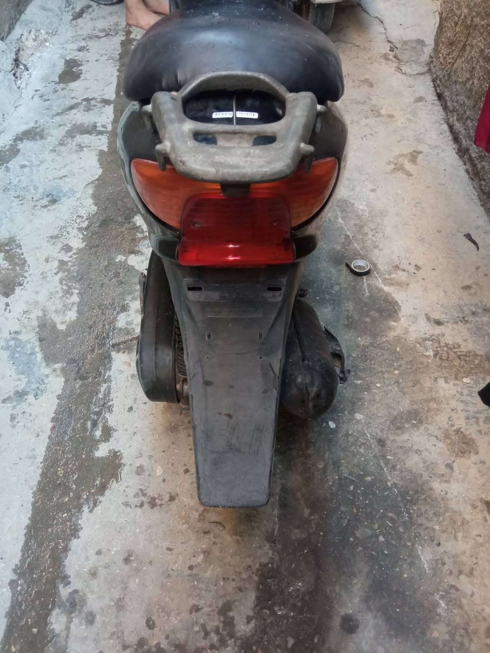 السلام وعليكم عصفوريه مكينه جديده سلف هندر كهربايات كله شغاله  نقصه بس تريشه وحده بغداد الامين *********** السعر ٢٠٠ وبيه مجال
