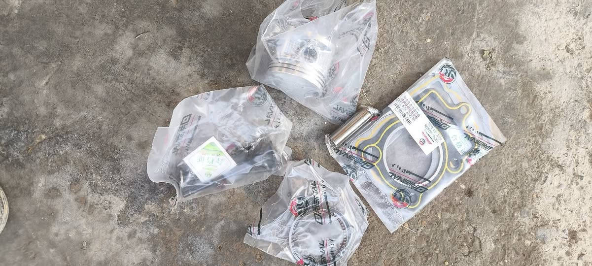 سلام عليكم دراجه ايراني ارشه كلك دراجه كايمه عاوزه بس بوشه الغاراض وياهه ولفات وبستم وكازكيت عاوزه بس بوشه فقط سعر130بيه مجال رقم التلفون ***********
