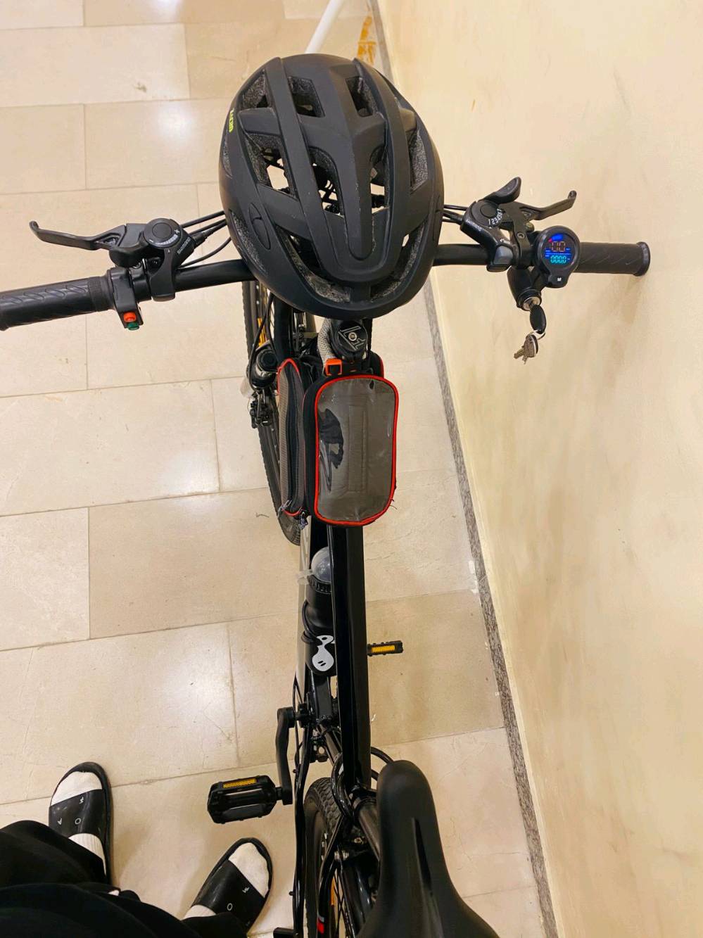 للبيع: دراجة كهربائية KTM 🚲⚡
الحجم: 28 إنش
السرعة القصوى: 20 كم/س
المساعد: بايدر (Bafang)
بطارية قابلة للشحن
فرامل قرصية قوية
تصميم جبلي متين وعصري
ملاحظة: الدراجة بحالة ممتازة وجاهزة للاستخدام مباشرة.
💰 السعر  700.000 ألف قابل للتفاوض للجادين فقط
📞 للتواصل: [***********]

ملاحظة مستخدمة اسبوع فقط
