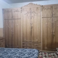 غرفة خشب • مستعمل • بدون صبغ