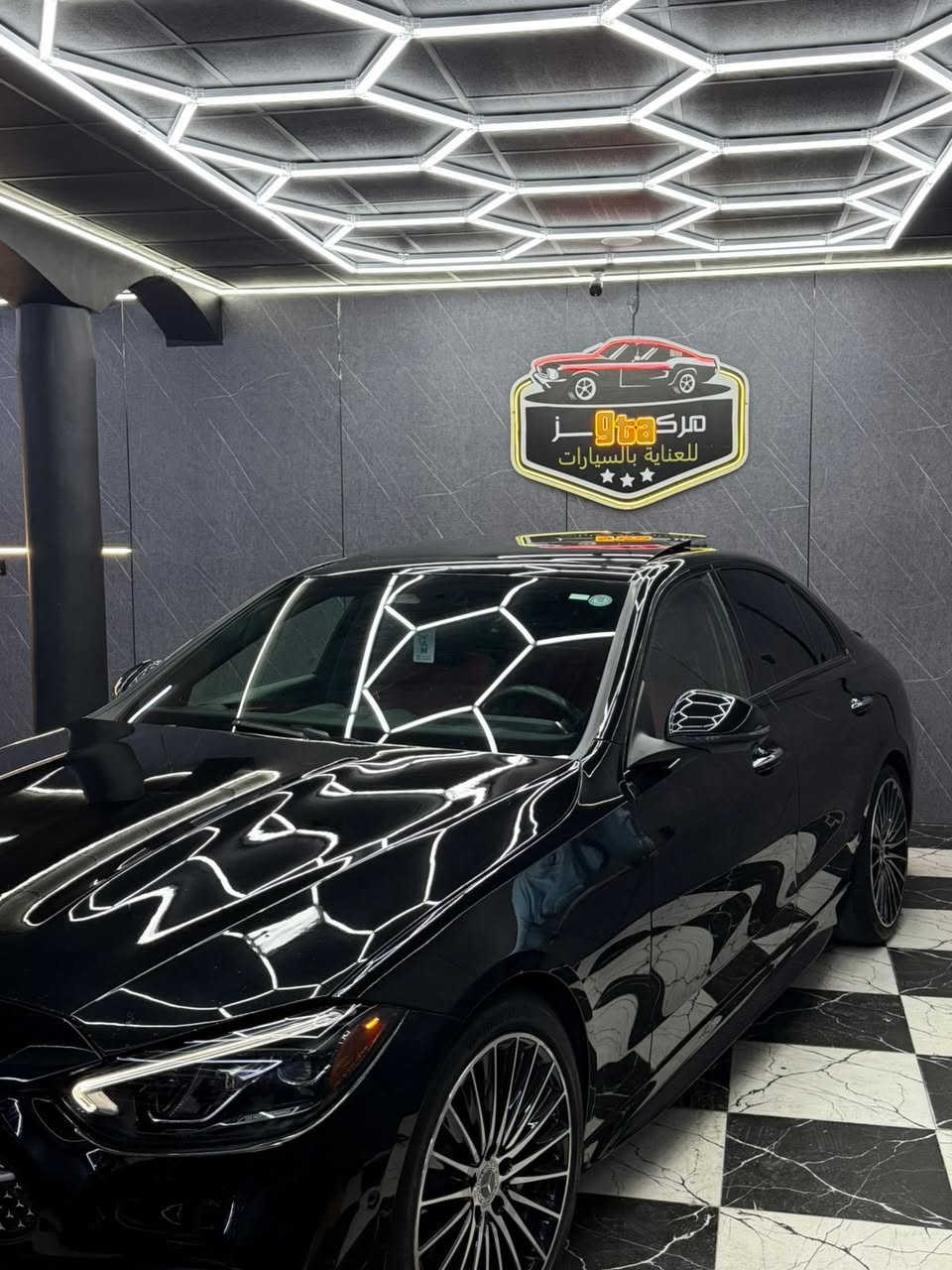 c300 2023 4 matic مرسيدس
فول مواصفات كت AMG اصل شركه

ماشيه 40.000km

حادث موجود بالصوره(صبغ دعاميه+بنيد بدون دواخل والباقي

كله مكفول )

السعر 359 وبيها مجال بسيط .

4004 666 0771 هاتف

*********** واتساب
