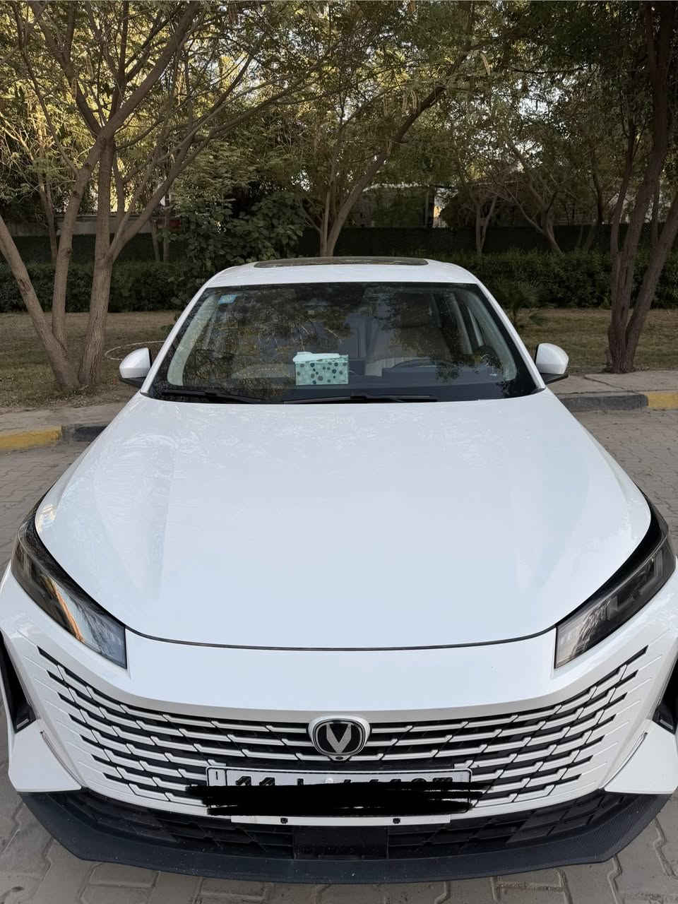 شانجان ايدو بلس لامور نسخة الفول مواصفات ماشيه 8000 فقط ضمان البخيت
-السيارة زيرو ماشية 8000 فقط .. 
-ضمان شركة البخيت .. 
-صيانه دورية مع تبديل دهن من الشركة
-سيارة لوك وفول نظافة واستعمال شخصي 
-موديل 2025 نسخه الفول مواصفات وداش كام ٤ جهات وكاميرا داخليه 
كاميرا مراقبة صحة السائق 
 
-سنوية باسمي 
- الصور توضح النظافة ويه الطخات البسيطة الطبيعيه 

- المواصفات الكاملة:

محرك 1500 تيربو
ناقل حركة من شركة ايسن اليابانية 7 سرعات امامي و 8 بگ 
قدرة حصانية 187 HP
العزم 260 n/m بالثانية 
گير تبترونك ميكانيكي من شركة DCT اليابانية (عادي و اوتوماتيك)
رادار امامي ACC من شركة Bosch الالمانية
4 كامرات من شركة هواوي 360 درجة 
مرآة نقطة عمياء (حساسات جانبية) مع هيترات
فتحة سقف پانوراما
بصمة دخول ذكي مع مقابض ابواب مخفية
شاشة عرض LCD Full HD 8K مع ايماءات تحكم عن بعد و مختبر متنقل
هاند بريك بصمة
قطعتين تبريد  

السعر المطلوب: 26 مليون ونص عراقي 
المكان الكرادة خارج قرب حلويات ابو عفيف


**إذا كنت صاحب هذا الإعلان وتريد حذفه لأي سبب، رجاءا أرسل رسالة إلى الدعم الفني**