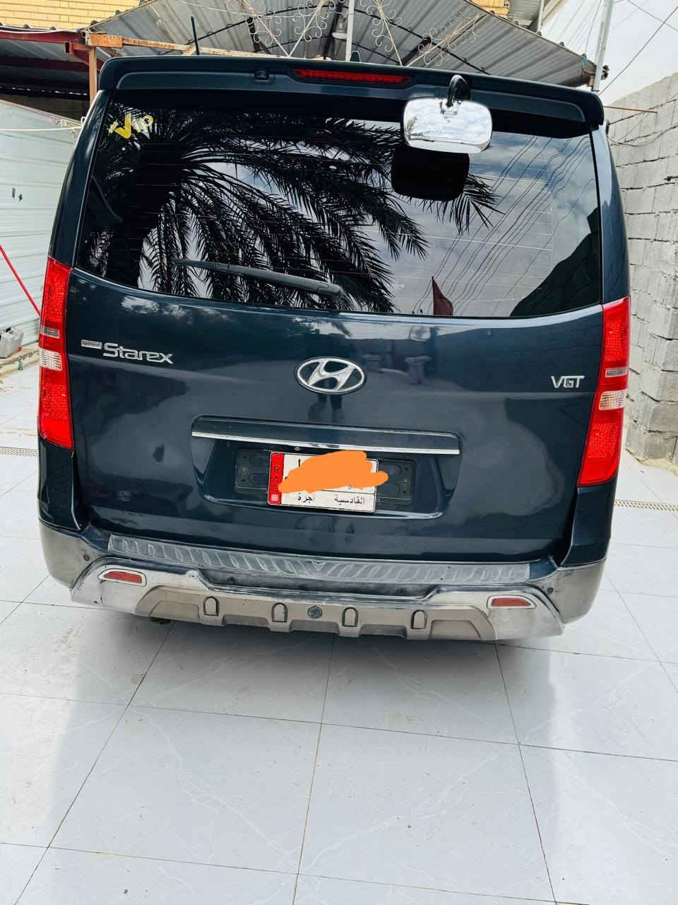 سلام عليكم هونداي استاركس ١٧اصل لون كحلي  للبيع كفاله عامه ما عدا جاملغ الخلفي رش نص فول تخم تاير توا شاده حداده عامه دوشمه ارضيه تنته جاهزه مكينه نص بنص سياره جاهزه جناي رقم قادسيه داخله هزه وضريبه راعيه بصره ومكان سياره بصره قضاء المدينه وبالعافيه الي ياخذه سعر ٢٢٥ وبيها مجال للجناي لاستفسار *********** //***********
