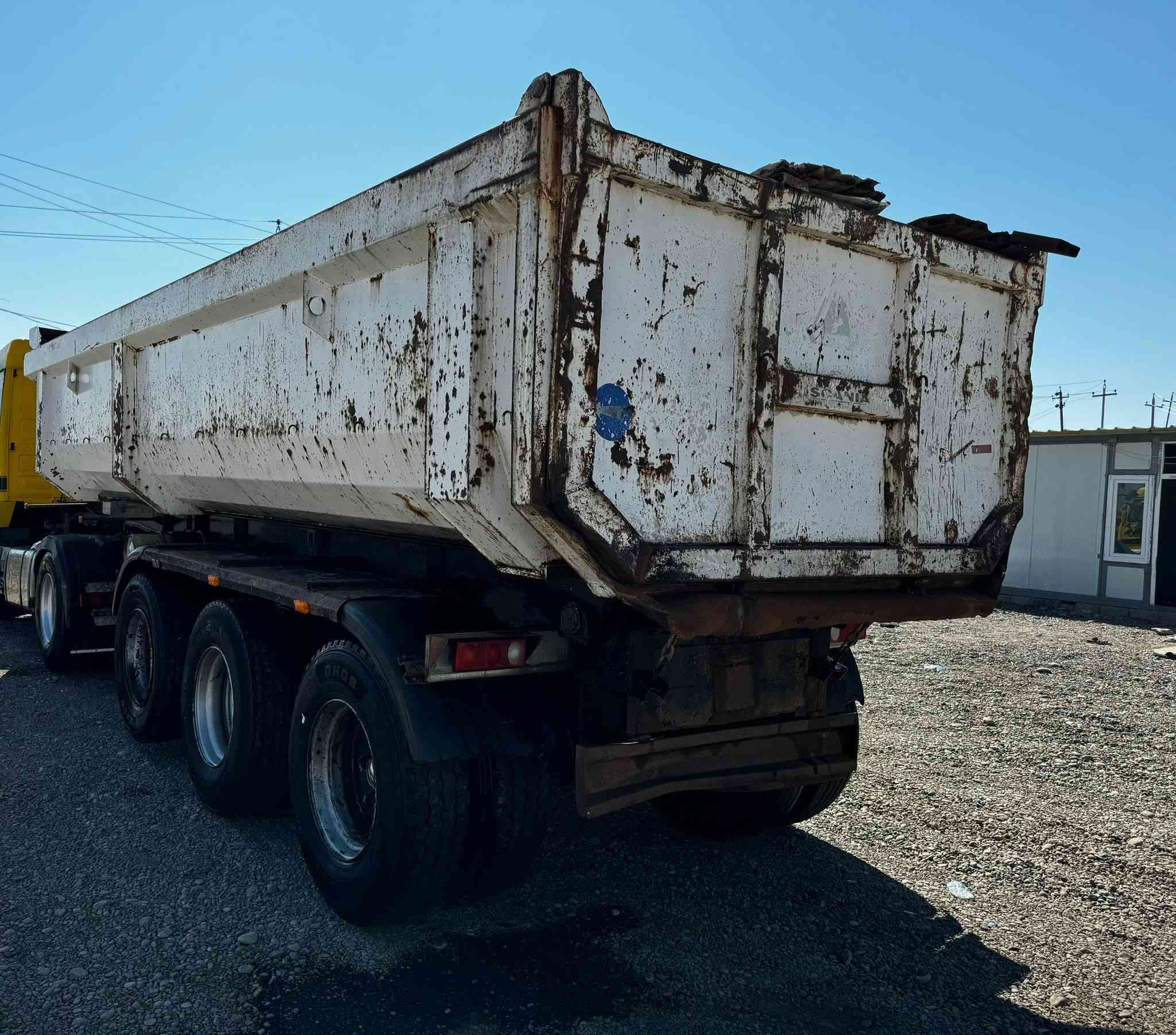 السلام عليكم بودي نساف للبيع دبل تاير سنگل رفاع السعر 83وبي مجال
***********
