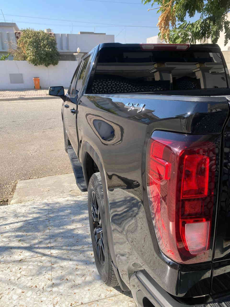 سلام عليكم للبيع مستعجل 
جمسي سييرا 
موديل ٢٠٢٤
محرك ٤ سلندر ٢.٧
ماشية ٣٣ الف كم
رقم اربيل 
باب كبير بدي صغير المرغوب 
كتاب اسود رسمي 
فور ويل 
السيارة جاهزة 
قطعتين صبغ 
حادثها بسيط جدا  
3GTPUJEK5RG191863 رقم الشاصي
السيارة كبس أمامها

السعر  382 ورقة 
للاستفسار ***********
