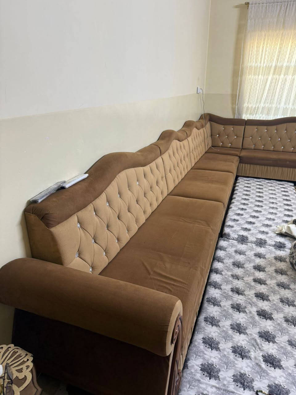 للبيع مستعمل قليل نظافه فول مكان حي الواسطي رقم *********** السعر ٣٠٠ وبي مجال
