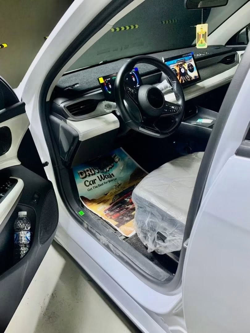السلام عليكم
BYD سيل 5 للبيع فقط اعتذر عن المراوس والاقساط 
مكفولة كفالة عامة بدون لا شخط ولا شي فقط رصعة جدا بسيطة ما مبينة صايرة بالباب الخلف السكن 
ماشية 11 الف 
اللون ابيض 
ويل كب كروم 
الشحن 55 كم 
التفويلة 2000 كم 
كشنات مغلفة مع تغليف الجلد الابيض الداخلي .
كافة ملحقاتها موجودة (شاحن + منفاخ + + فوم وعدة بنجر + مثلث طوارئ وسترة + ماسحات + طفاية + حبل )  
السعر 19 مليون و200 الف 
هـ ***********
العنوان كربلاء 
علماً سبب البيع اريد اخذ BYD سونك L 
ابو المغدسة وابو السبحة وجيس الحب اعبر المنشور الحجي مو يمكم
