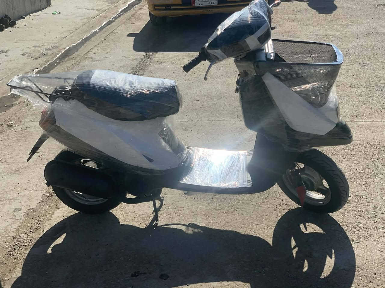 سلام عليكم يماهة نكره سلف كهربايت كله شغاله لايت زينون اشاير هورن كفراته نضيفه شاصي  بل شرط اكسل بلشرط صواته ناعم سعر 220 اوبيه مجال ***********
