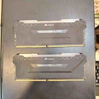 للبيع رامات)(2*8)(16gb) ماركة CORSAIR VENGEANCE RGB PRO فوب ار حي بي ا...