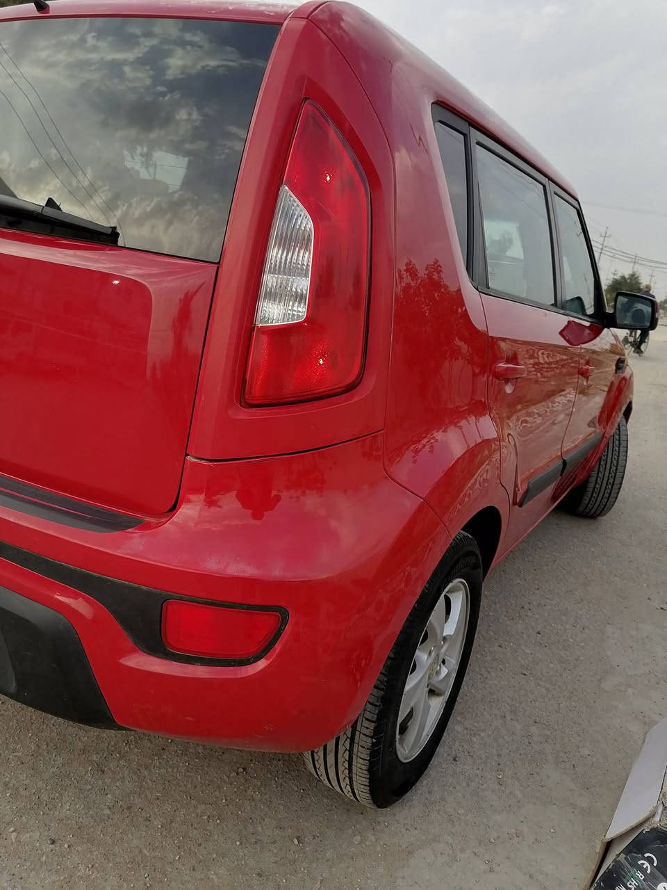 السلام عليكم صول موديل ٢٠١٣ أمريكي محرك ٢٠٠٠ دوش حدادية تبريد تخم تاير كله جديد حادثه بنيد وجاملغ بدون دواخل والباقي كفاله العنوان بابل المحاويل *********** السعر ٩٦ وبيه مجال
