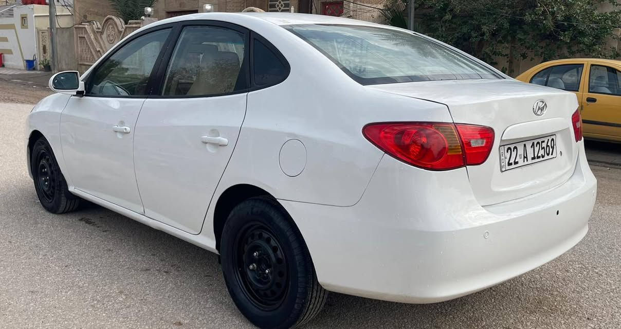 السلام عليكم
النترا أو افانتي 
موديل 10 
لون ابيض
ادوات كصتين 
كفاله كحرك وكير وحداديه وكهربائيات وتايرات باتري تبريد 
بس ارقام انكليزي
العنوان النجف 
السعر 40
***********
