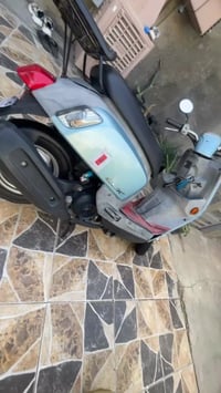 للبيع بوليسي كفاله عامه جديده الدراجه كلها ختم واحد 07760153192