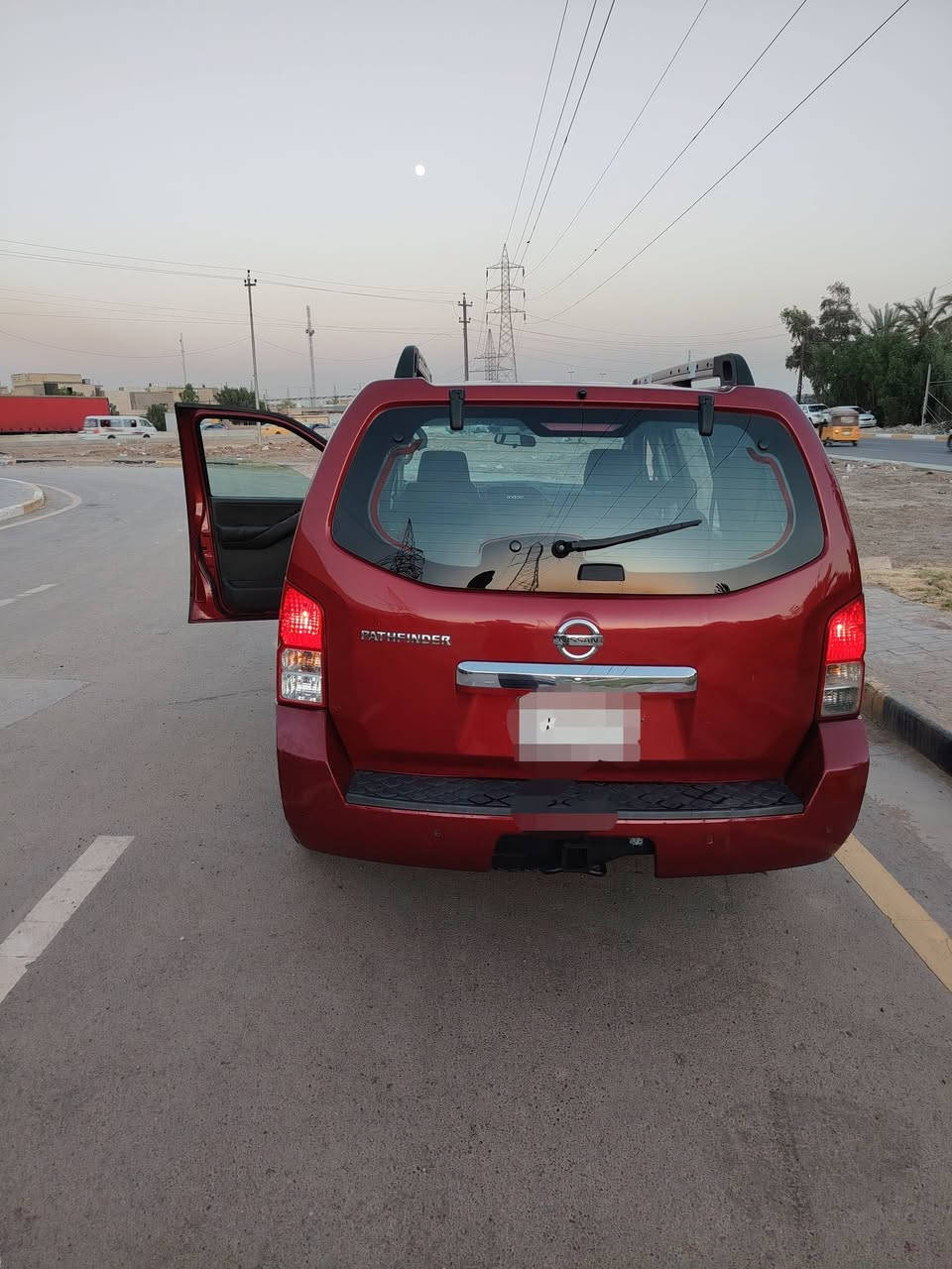 السلام عليكم
نيسان بافندر ٢٠٠٨ سياره جاهزه من كل النواقص تجي وشوف تبريد ثلاجه 
وارد اميريكي قطعتين صبغ
ماشيه (١٢٩)استخدام شخصي تايرات تخم جديد 
صدر امامي قبل شهر مبدل كامل اصلي 
رقمه بغداد بسمي 
مكاني الشعب حي البساتين 
***********
