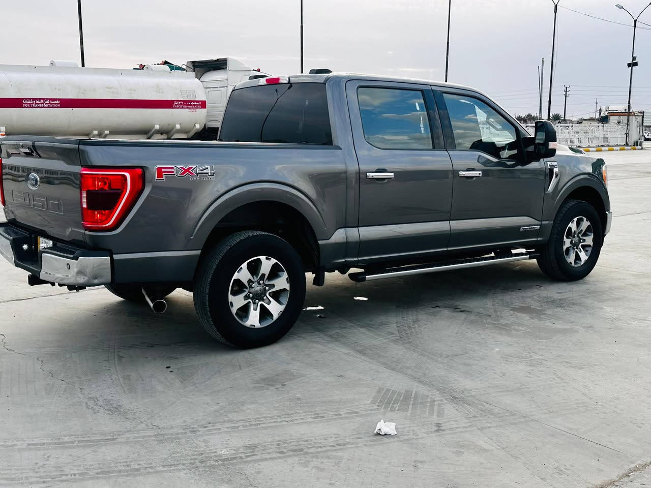 السلام عليكم
للبيع او للمراوس 
ارباك كشن فقط 
فورد F150 مديل 2021 
هايبرد مكينة 6 سلندر تون تيربو حجم 3500 
رقم بغداد بااسمي
المواصفات 
باب طويل بدي قصير
شاشة كبيره 
كراسي كهربائية 
رادارات امامي وجانبيه
تشغيل عن بعد 
تحكمات ستيرن 
قياده ذاتيته وتحديد المسار واتو ستوب توقف ذاتي 
بصمات أبواب ورمز سري
باب البدي كهربائي 
دفع رباعي 4*4 مع وضعيات 
صور الحادث مرفقه مع صور السياره 
السعر 305 ورقه 
العنوان / بغداد بسمايه 
للاتصال / ***********
