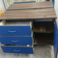 للبيع • نظيف • صالونات بنات