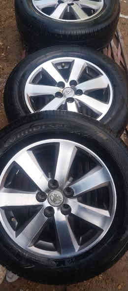 السلام عليكم شباب تخم ويل كب كورلا حجم ١٥جديد لاتصليح ولا شخط نظافتهن ٩٥%وتخم تاير نضيف كلش للبيع اومراوس مكاني بغدادهاتف ***********وبيه واتساب  الشراي يراسلني واتساب اوخاص لان مامتواجد ع التعليقات
