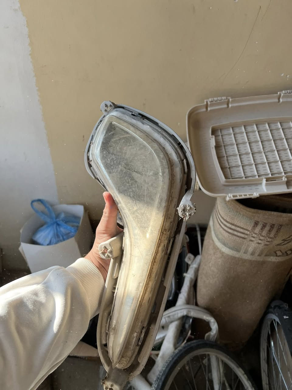 سلام عليكم  باب اكسنت جه سايق أو 3بطاين أو دشبول كامل عده تحكم تبريد أو كيج بواري تبريد أو  ب كات 2 لايت 1ج سايق الباقيات الي بل صور سعرهن 250 كلهن بس يحتاجلهن شويه تنضيف أو بيهن مجال *********** كلهن سعرهن كاملات 250 أو بيهن مجال خير من الله
