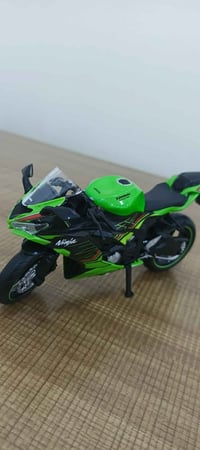 مجسم دراجة كاواساكي • توصيل متوفر • حلة بابل