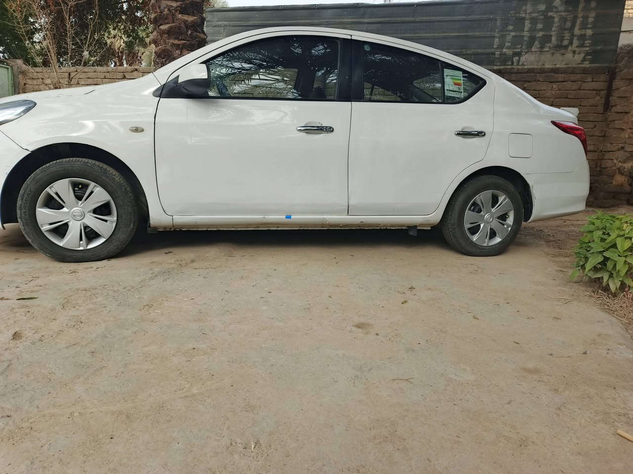 السلام عليكم نيسان صني هندي موديل 18 اربيل شركة هه دار سياره جاهزه من حدادبه تخم تاير تبريد تحكم مكيته وسط سياره حلوه مال جناي بيهه صبغ مكانات بدون دواخل مكفوله شواصي حوظ تكم سياره جاهزه سعره 90 وبيه مجال للطيبين رفمي *********** واتساب مكاني نجف
