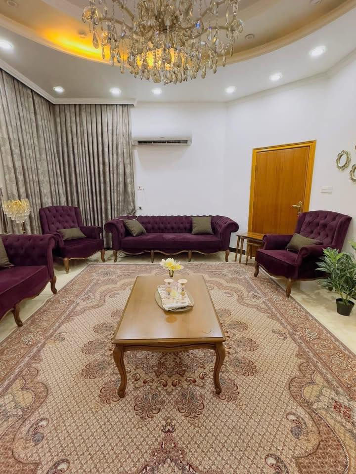 ⭕️دار للبيع في حي الحكام قريب جداً من مقام رد الشمس خلف مول الحسن 

⭕️المساحة ٣٠٠م طابو صرف الواجهة ١٥ م 

⭕️بناء جديد 

⭕️الطابق الارضي يحتوي على صالة وهول ومطبخ وغرفتين نوم ومجمع صحيات 

⭕️الطابق الثاني يحتوي على ثلاث غرف ومجمع صحيات 

⭕️لطلب السعر مراسلة الصفحة او الاتصال على الارقام 

*نستقبل جميع عروضكم السكنية 🏠 والتجارية 🏡 بكافة مناطق الحلة 
……………………………..
للمزيد من المعلومات

مراجعة مكتب بابل الكائن في شارع ٦٠ مقابيل حلويات ريف دمشق بسره بيت ابو الطوبة او الاتصال ☎️ 

***********ابو احمدالاسدي  
***********احمد الاسدي
***********امير الاسدي
