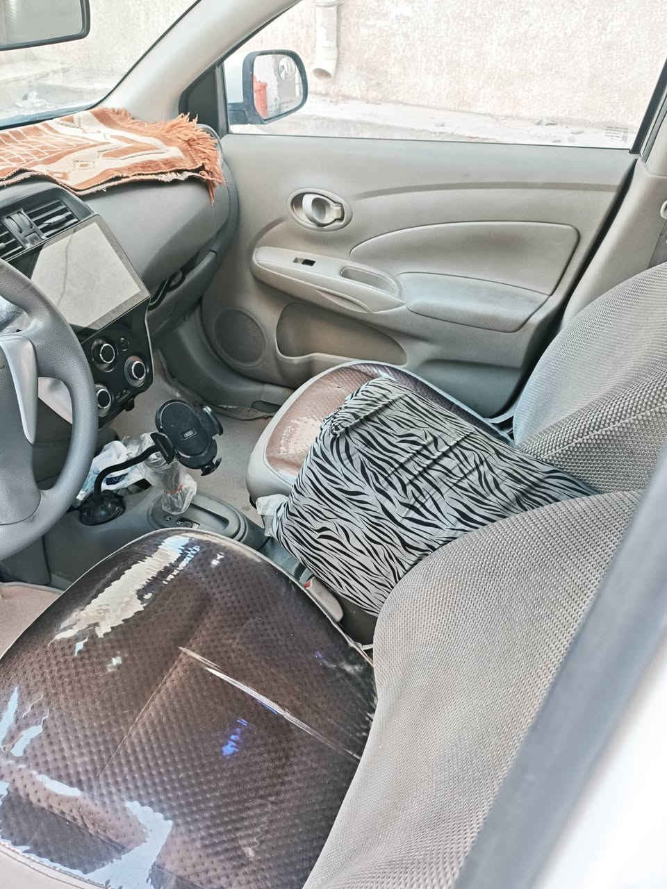 السلام عليكم نيسان صني للبيع في البصرة
موديل 2019 هندي بليته الزرگة  
سياره جديده 
تنتهي السنوية بسنة 2027
مكينه وا گير مكفولة الرقم بغداد وا مداور لكل محافظات العراق 
السعر 93 وا بيهة مجال بيع مستعجل 
للتواصل هاذ الرقم ***********
