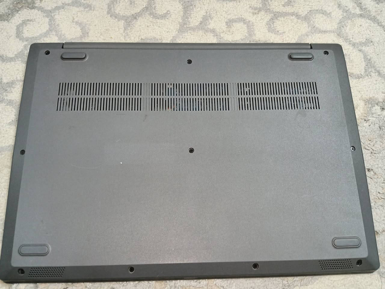 لابتوب لينوفو (LENOVO) الجيل الحادي عشر - نظافة ومواصفات عالية 🚀
لأصحاب الدراسة والعمل المكتبي والتصفح السريع، متوفر جهاز Lenovo بمواصفات حديثة ومتكاملة:
المعالج (CPU): Intel® Core™ i3-1115G4 (الجيل الحادي عشر)، سرعة تصل إلى 3.00GHz. أداء قوي وسلس جداً بالاستخدام.
الذاكرة (RAM): 8GB، تضمن لك سرعة بفتح البرامج والتنقل بينها.
كارت الشاشة: Intel(R) UHD Graphics، ممتاز لمشاهدة المحتوى بدقة عالية والتصاميم البسيطة.
التخزين (الهارد): دمج بين السرعة والمساحة العملاقة:
128GB SSD: للنظام والبرامج (يخلي الجهاز يفتح بثواني).
1TB (1000GB) HDD: لخزن كل ملفاتك، صورك، وأفلامك براحتك.
الشاشة: وضوح عالي وتفاصيل دقيقة.
النظام: مثبت عليه أحدث نسخة Windows 11 Pro أصلية . حالة الجهاز: نضافتة 80 %  السعر : 325 بي مجال بسيط المكان : بغداد التواصل ***********
