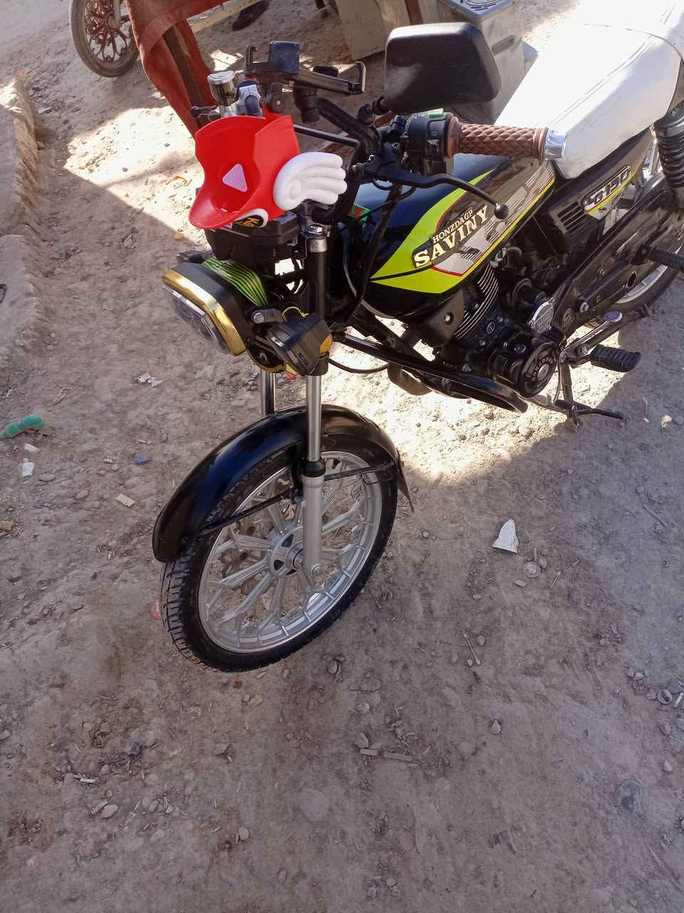 سلام عليكم
دراجة إيرانية سونك  حديثه موديل 25 بشهر 9 نظيفه كلش 
دراجة على الفحص بشرط فيتر وياك من تجي 
السعر 700 وبيه مجال عنوان بغداد مدينة الصدر 
***********
