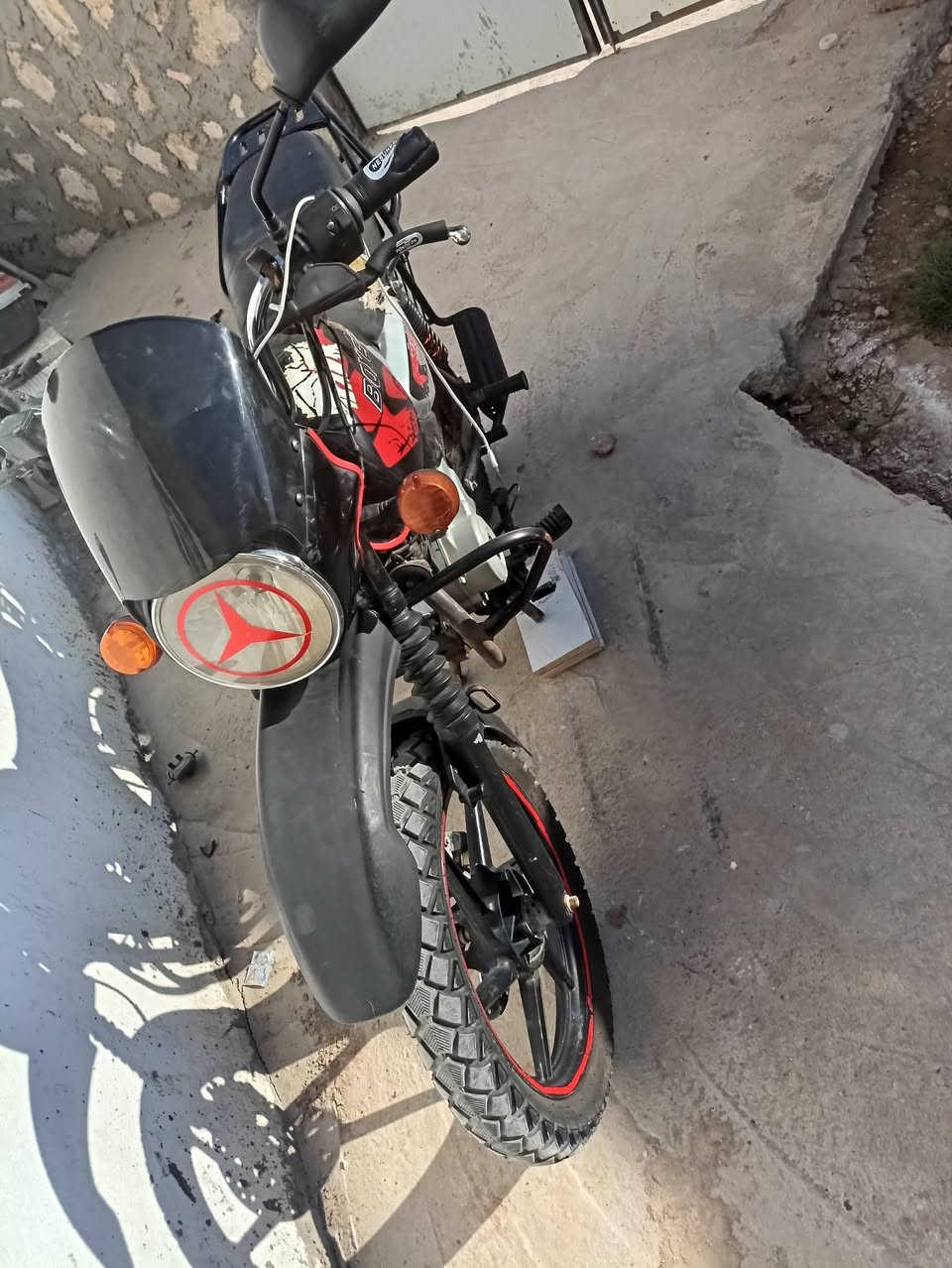 بوكسر جبلي موديل 22 اوراق اصولي( وكيله السلامي) يعني دراجه تترقم شرط الترقيم بيه ستاند و UBS زوج تاير جديد  هستوني شادهن كهربائيات كله شغاله  نكره سلف هورن  لايت زنون ناصي عالي اشاير كلهن شغاله دبلات كله مكفوله دراجه متعوب عليه و عليه ادامه كامله محرك بعده ب الضمان دراجه جاهزه متذب عليه ولا فلس  سعره كلش مناسب  ب النسبه لنضافته و سعر السوك مليون قفله 
***********
*********** بيهن واتس اب
