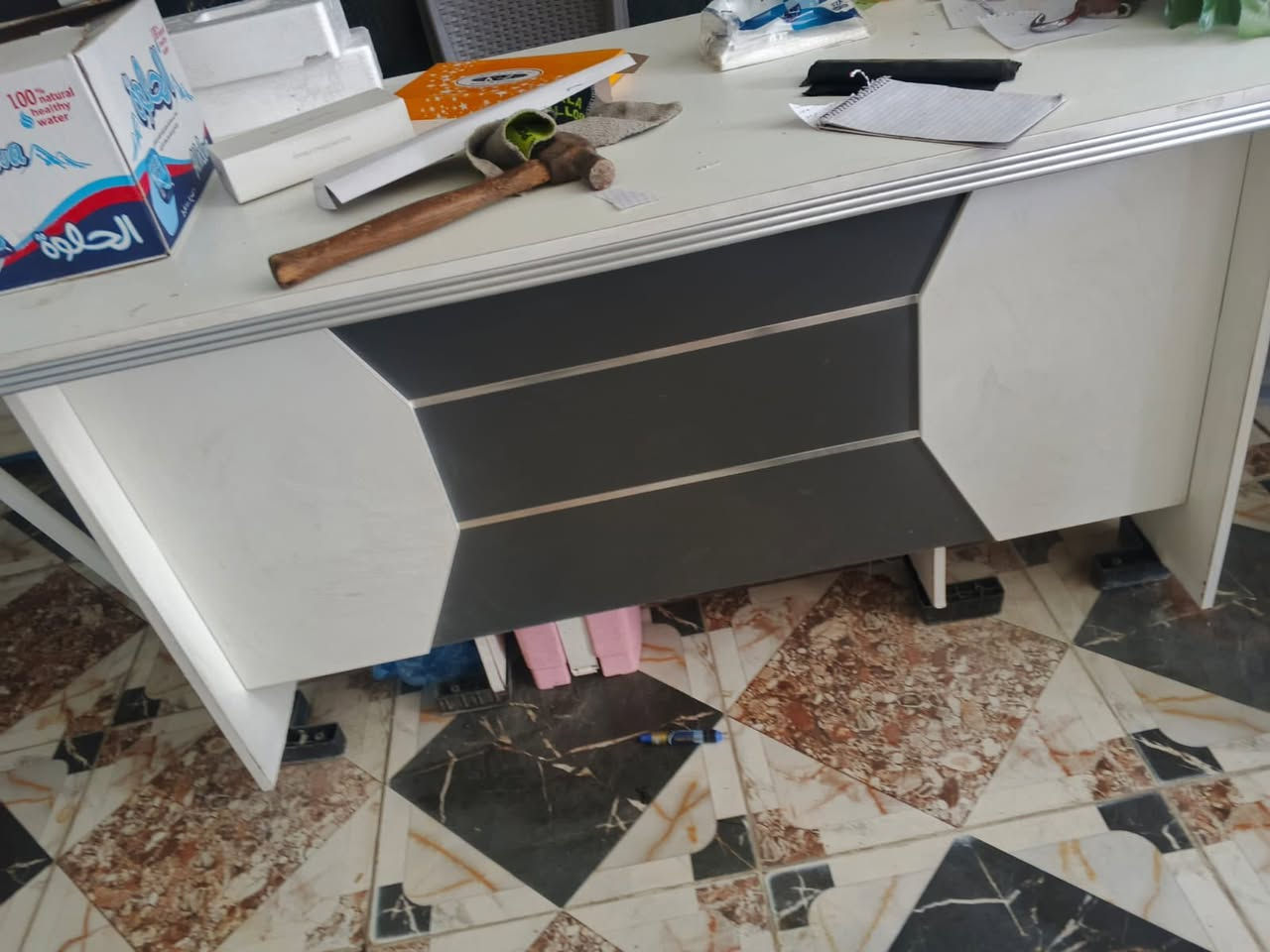 للبيع رفوف محل ومكتب. وباترينه. رفوف عداد ٦.


**إذا كنت صاحب هذا الإعلان وتريد حذفه لأي سبب، رجاءا أرسل رسالة إلى الدعم الفني**