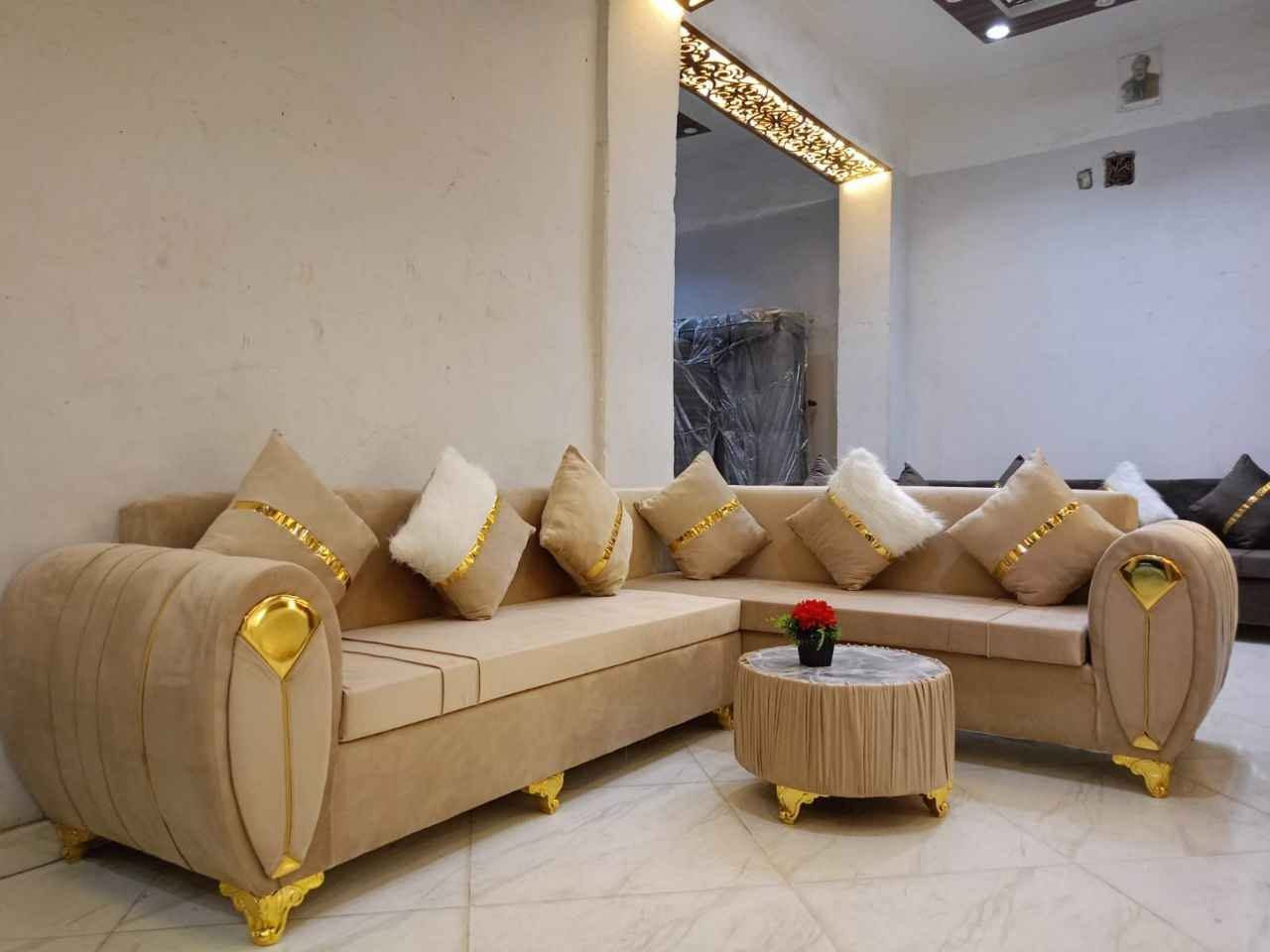 مواصفات 
📌روكنه عباره عن 2كنبه كبيرة وترابيزه و6مخدات 
📌مقاسها2مترفي2متر ونص 
📌خشب كنتر مضغوط
 📌قماش همر مستورد 
📌شلت متحركه سفنج بسوسته 
📌وتحت الشلت خشب حته واحده 
والضهر مقفول خشب
ا القاهرة, مصر


**إذا كنت صاحب هذا الإعلان وتريد حذفه لأي سبب، رجاءا أرسل رسالة إلى الدعم الفني**