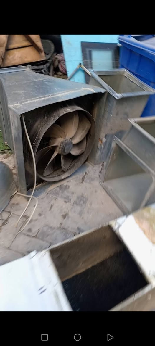 اغراض مطعم دكتات 2مفصخات واحد طول 4مترات والثاني مترتين

ساحبه ضخمه عملاقه صناعيه

وسنك
 كلهن ب140وبيهن مجال للشراي

***********
