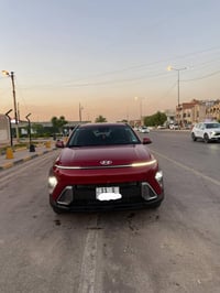 هونداي كونا SEL رقم بغداد موديل 2024  ماشيه 30mi المواصفات  فول مواصفا...
