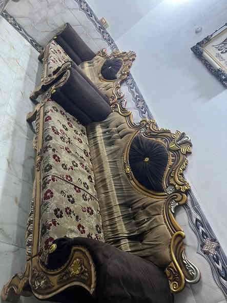 نفات للبيع نظافتهن 90% عشر مقاعد السعر 300 وبيهن مجال اتصل على هذا الرقم ***********
