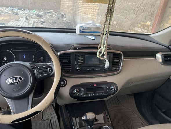 السلام عليكم 
سورنتو ١٥ شكل ١٦
خليجي مكفوله كفاله عامه 
٧ راكب ٦سلندر سياره حيل نضيفه اشاير بل المري ترحيب
مانع انزلاق
يدات ابواب نيكل 
بصمه ابواد وتشغيل
رقم انكليزي بغداد 
مشروع وطني

*********** للاستفسار
