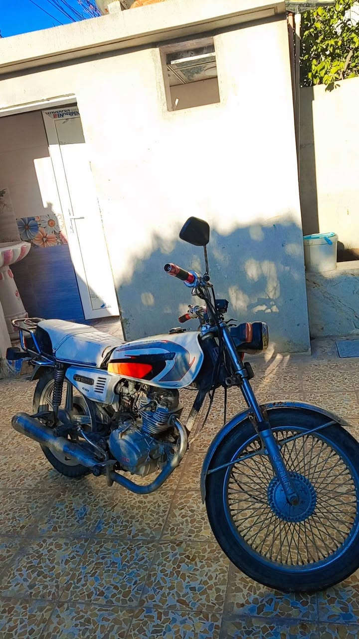 السلام عليكم تايكر موديل عشرين20 بصمه مبدل ولفات وبستم 
معمر مره وحده شرط
السعر ٣٥٠ قفلو 
مكاني حمام العليل 
***********
