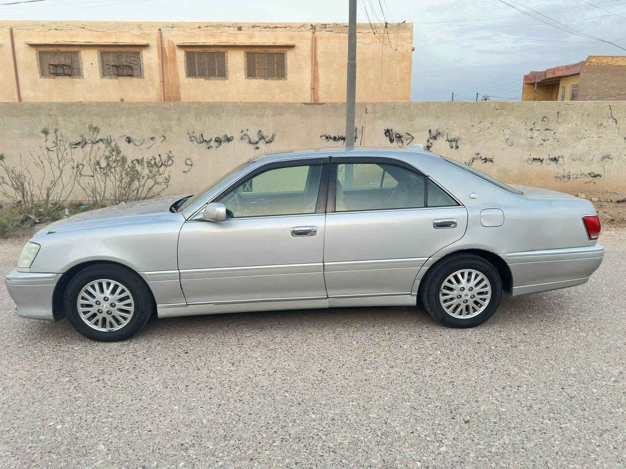 ملكة كصة جنطة بعدها بريحة اليابان دخول جديد ماشية 130 شرط جامدة متومة ارقام وسنوية طبق الاصل كفالة من كلشي عدا الكص ربع ماتصرف عليها تبريد ثلج حدادية نعومة 100% دكمتين بردة خلفية كرستال اصل مكينة ديفور الزغير مكاني بلعمارة السعر 34 استفسار اتصل ***********
