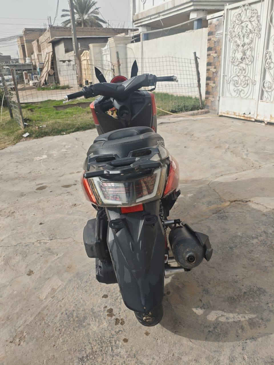 دراجه ناريه للبيع نوع انماكس موديل 23 بيه عطل الهندر فقط للتواصل ***********
