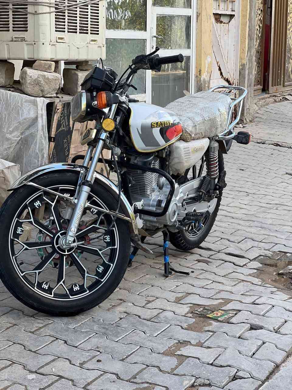 دراجه ستيفان 5 قير 

موديل 23 ما مفتوح ولا ملعوب بيها 
 
عداد الكتروني  كهربائيات نقره سلف 

الى اكو اربعه قير مراوس ثانويه رقم 

راس براس بس كون دراجه نظيفه


**إذا كنت صاحب هذا الإعلان وتريد حذفه لأي سبب، رجاءا أرسل رسالة إلى الدعم الفني**